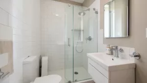 mała łazienka z prysznicem inspiracje