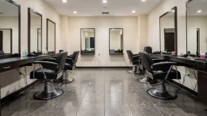 Określ jaki rodzaj podłóg powinien stanowić wyposażenie salonu fryzjerskiego