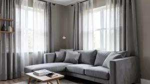 Szary salon jakie zasłony